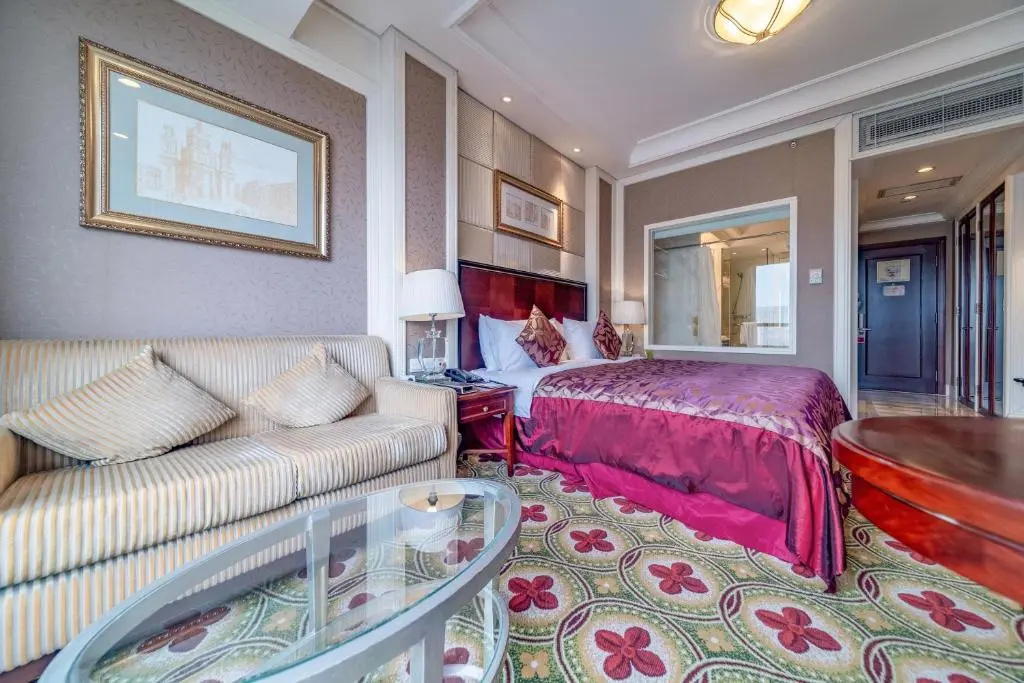 Executive Double room (full double bed)