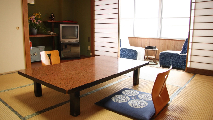 Standard room with mountain view
