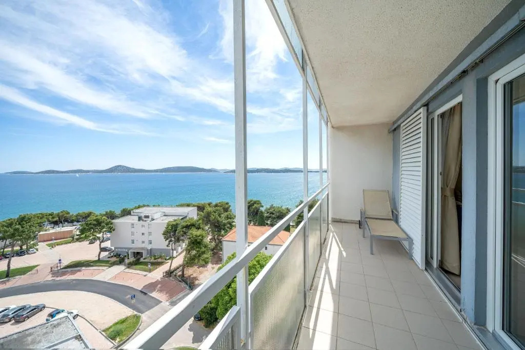 Standard Double room with balcony and with sea view (full double bed)