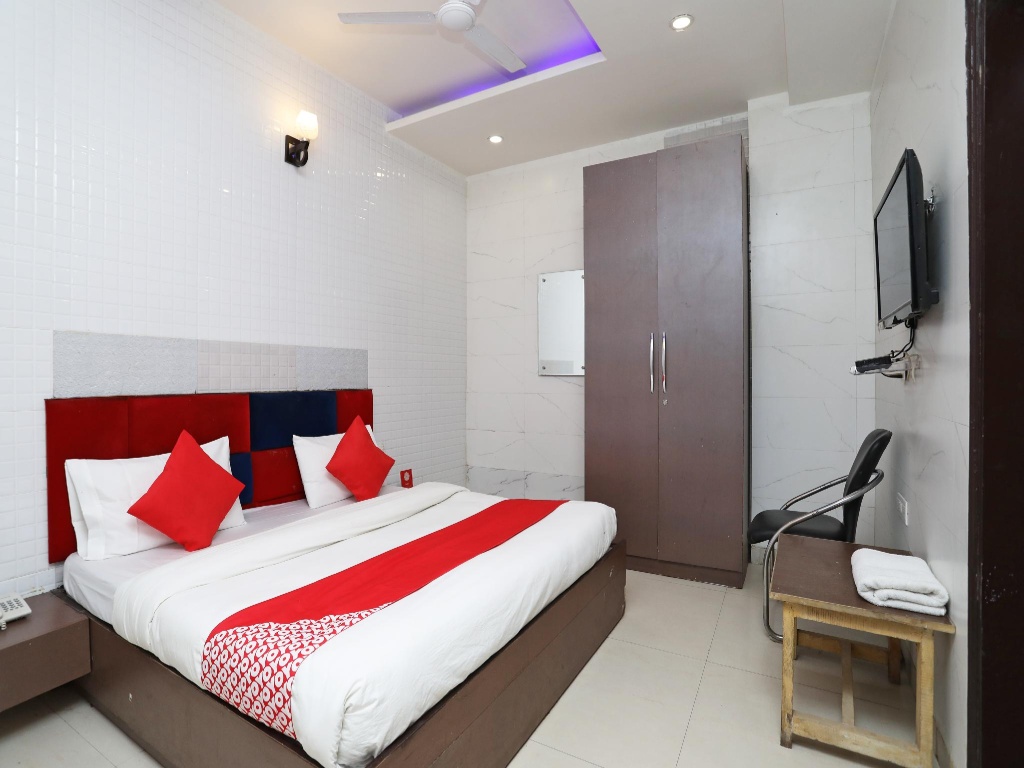 Collection O 9271 Hotel Dev Palace