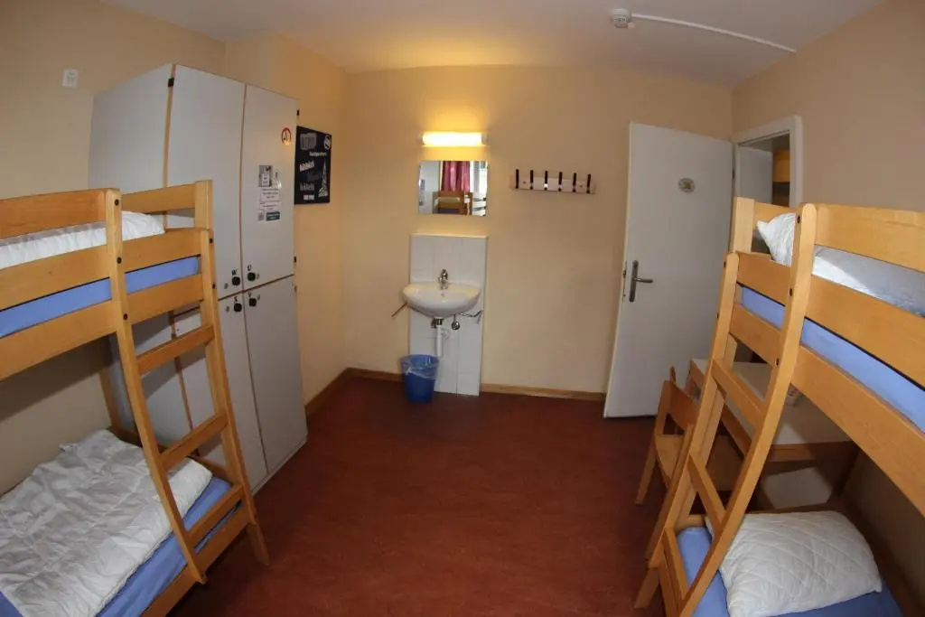 Economy room