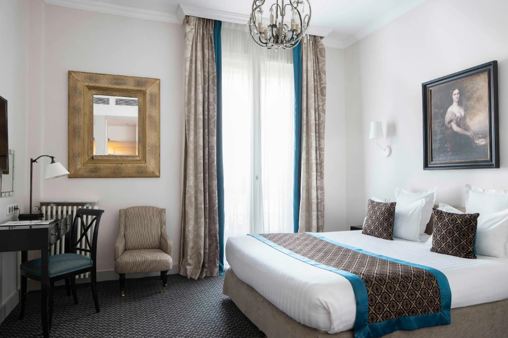 Superior Double room (full double bed)