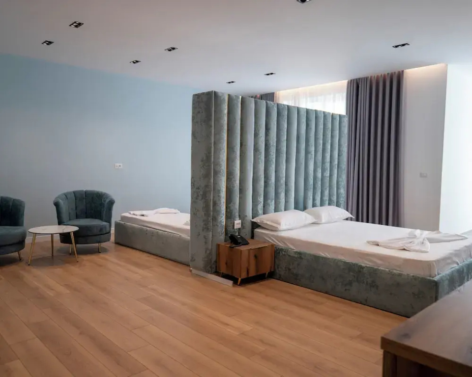Deluxe Suite
