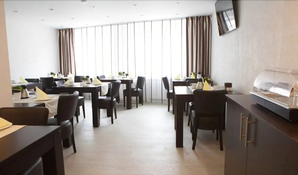 Food & Beverage