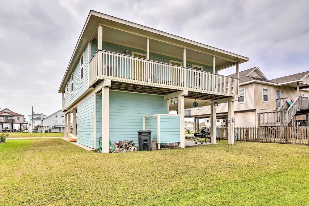 Unwind Poolside, Walk to Beach! Galveston Retreat