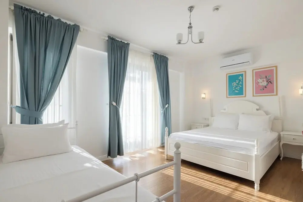 Deluxe Triple room with balcony