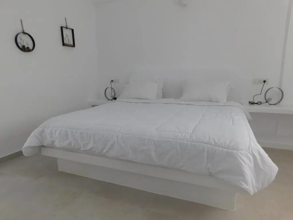 Deluxe Double room with balcony (full double bed)