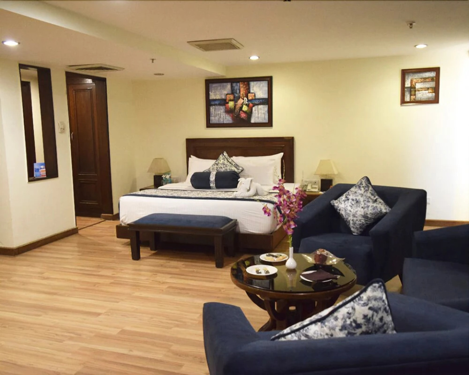 Lobby & Reception