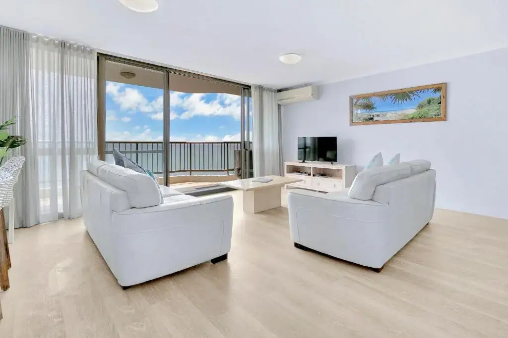 2 Bedrooms Apartment with ocean view