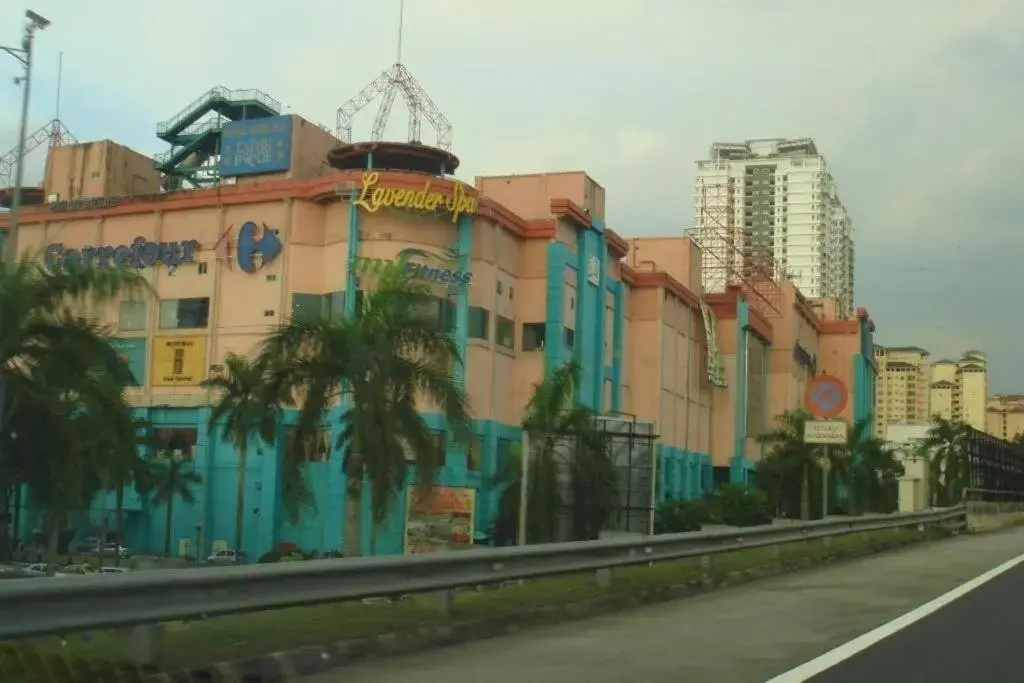 Own Private Jucuzzi POOL inside Sri Petaling Hse