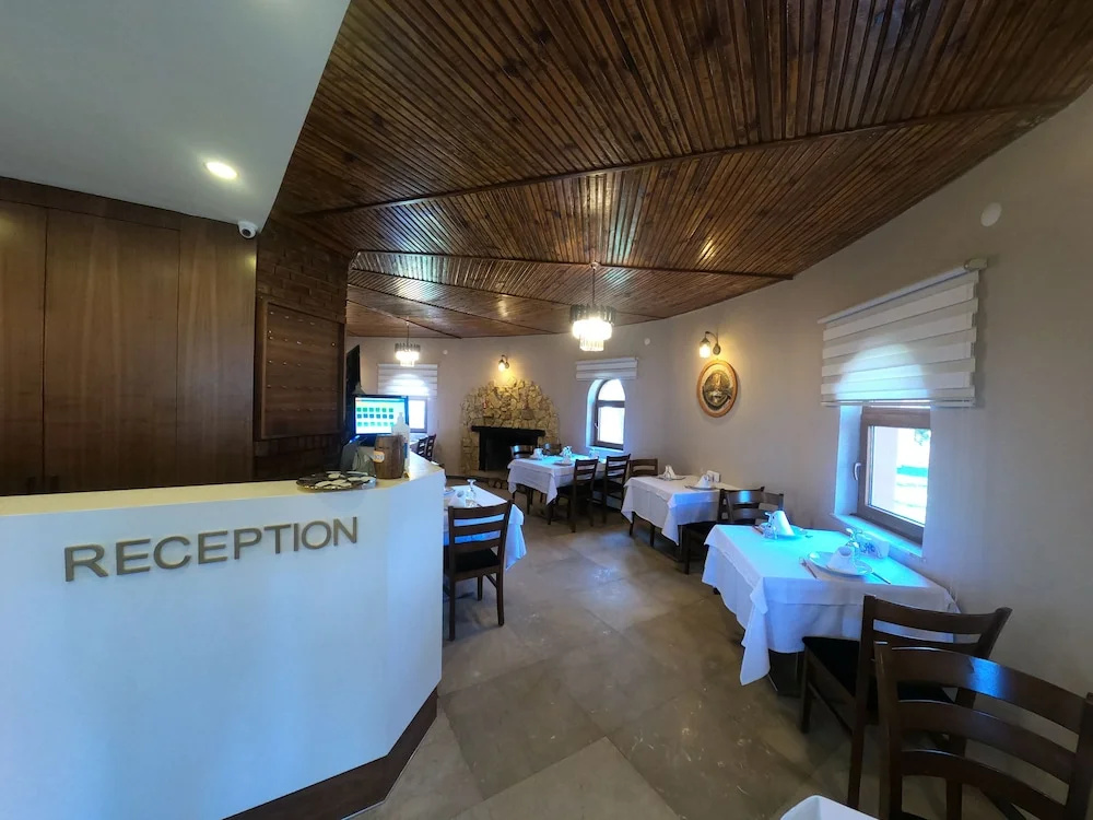 Lobby & Reception