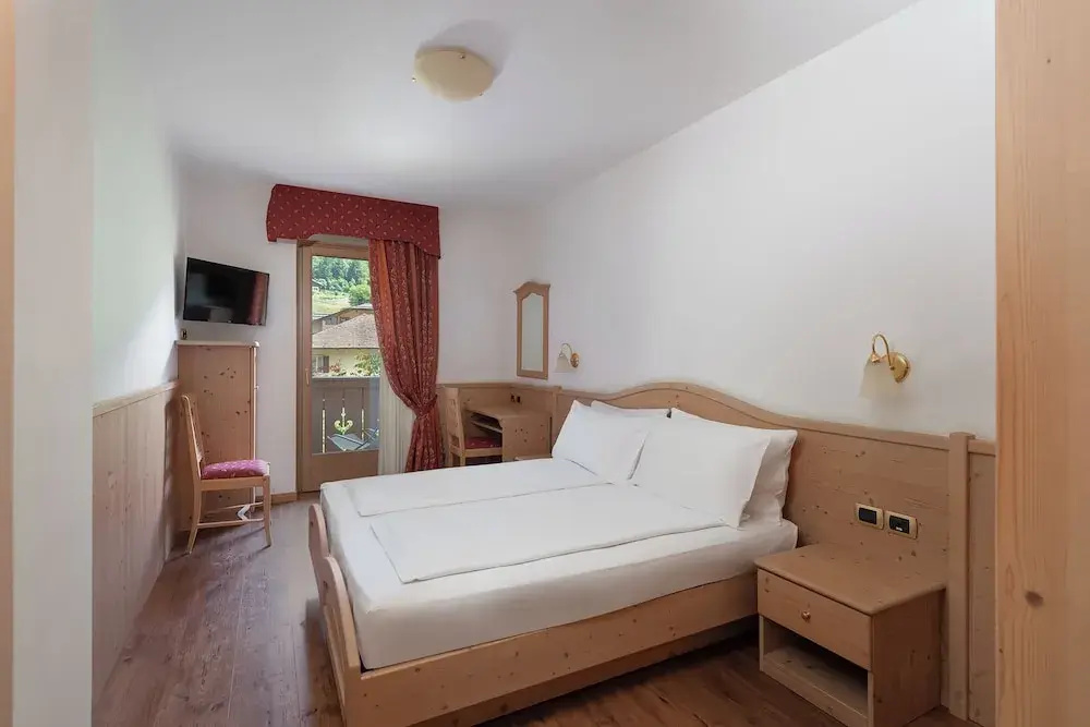 Standard Double room with balcony (full double bed)