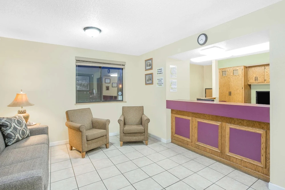 Lobby & Reception