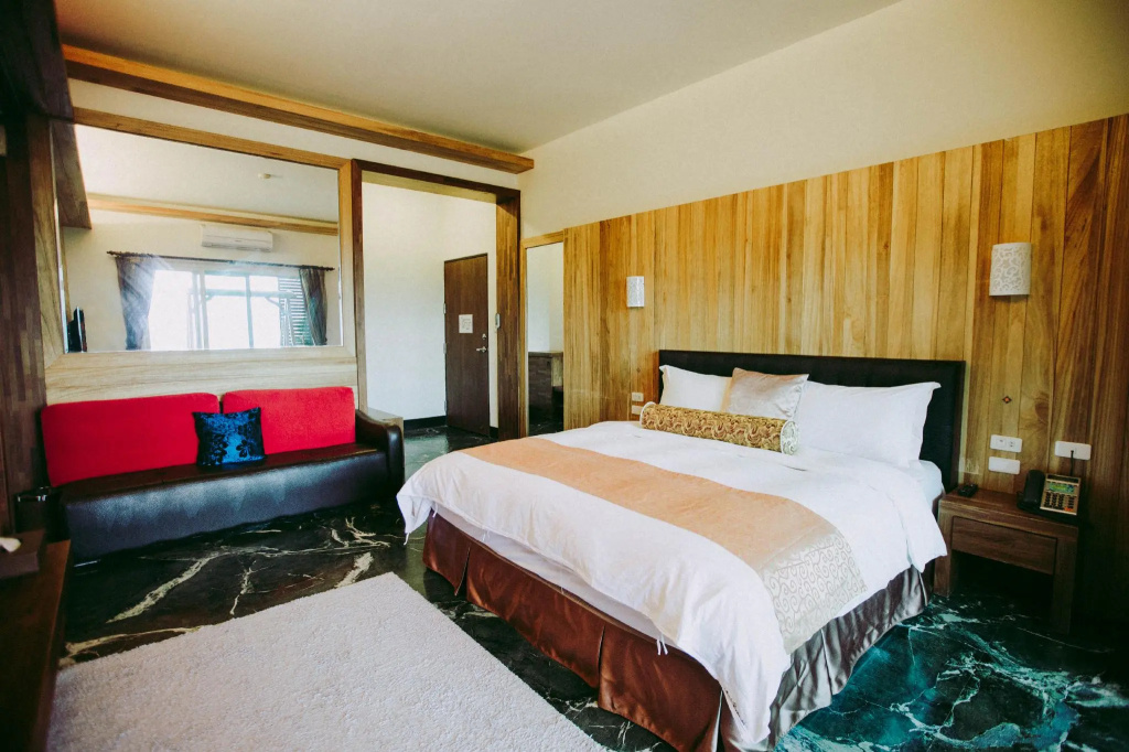 Standard Double room with mountain view (full double bed)