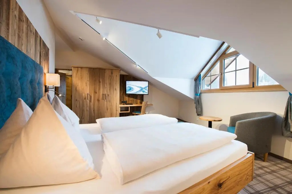 Economy room