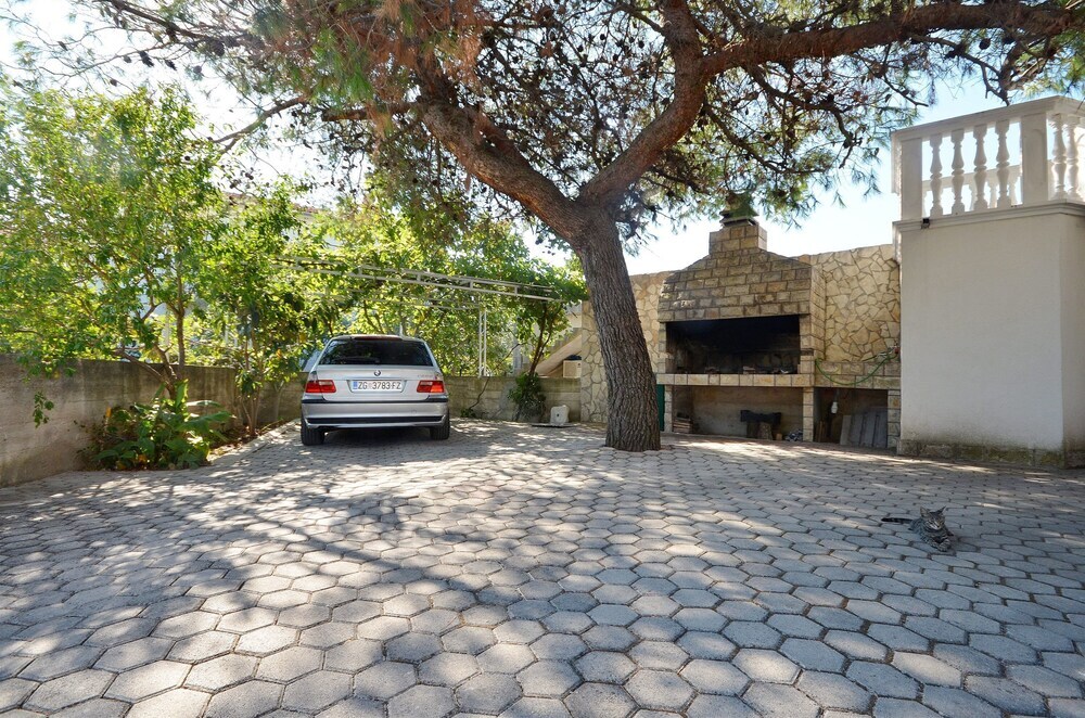 gallery_image_hidden_23