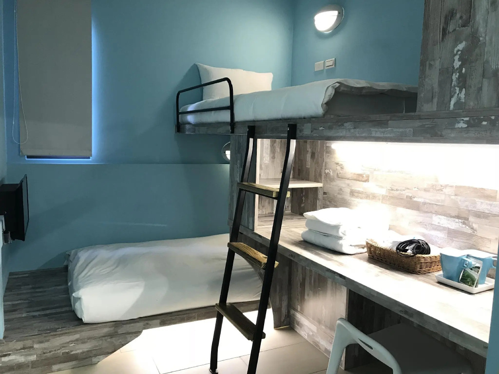 DiveCube Hotel — 2