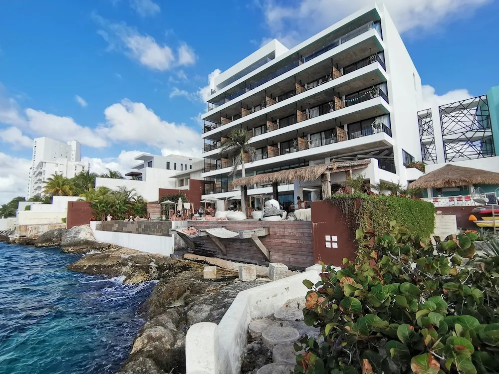Beach & Waterfront