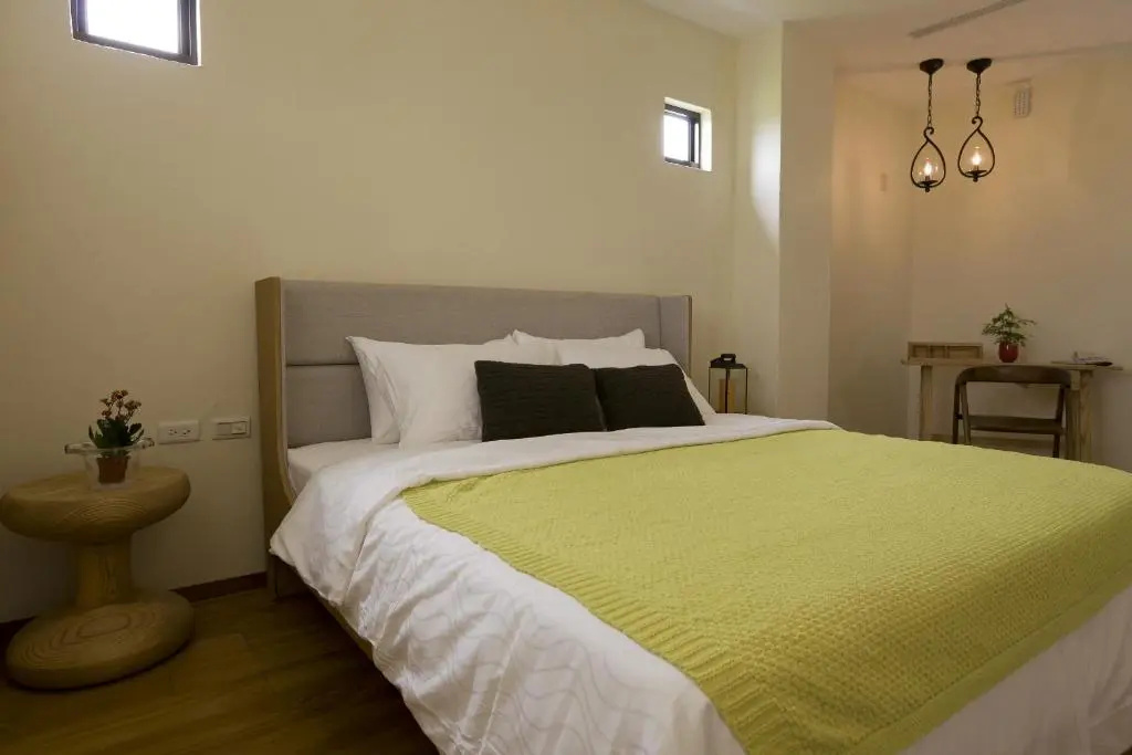 Deluxe Double room (full double bed)