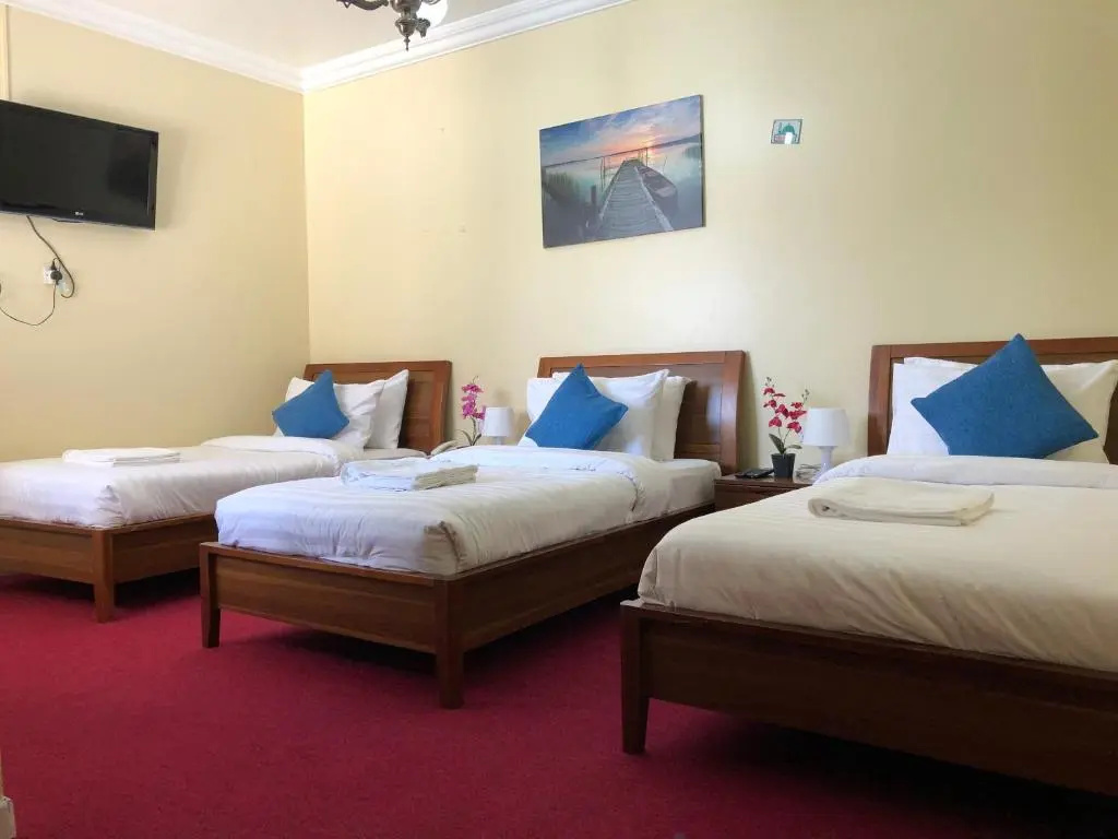 Standard Triple room