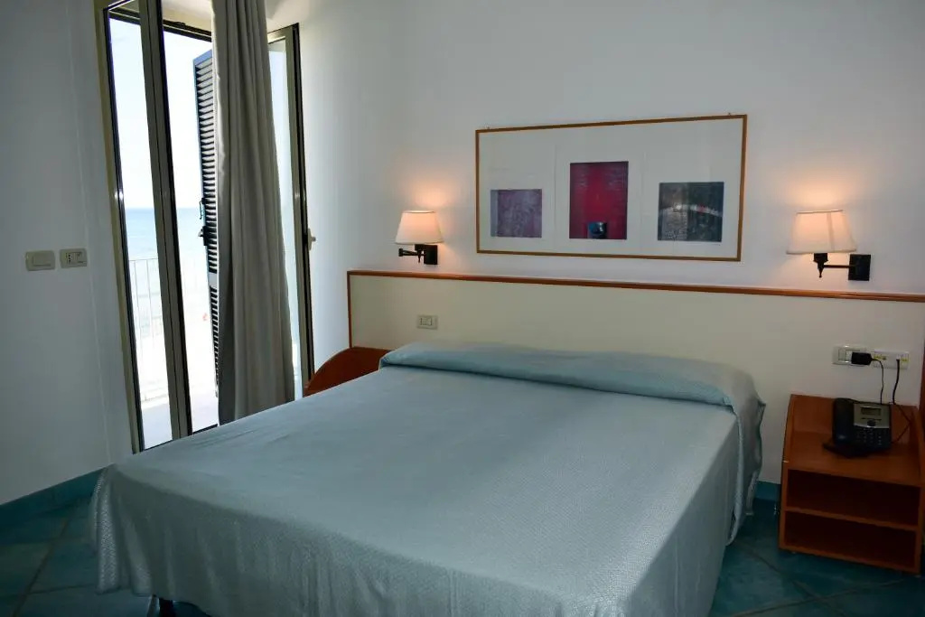 Standard Double room with balcony and with sea view (full double bed)