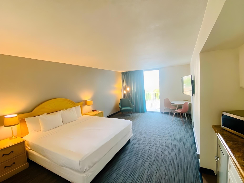 Отель Glendale Express Hotel Los Angeles в Глендейле