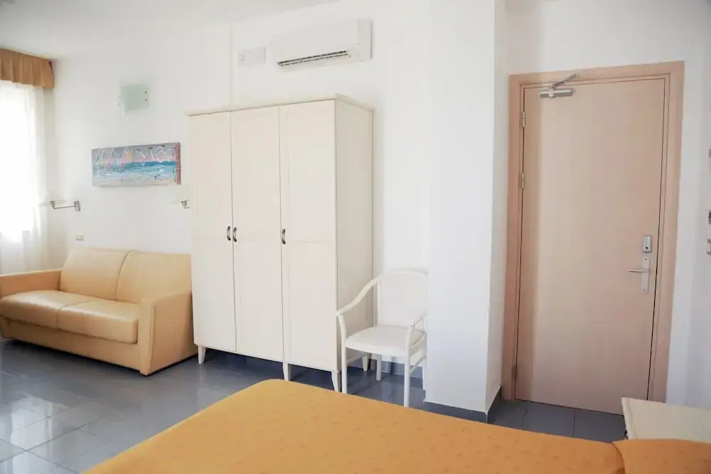 標準四人房，配有大床