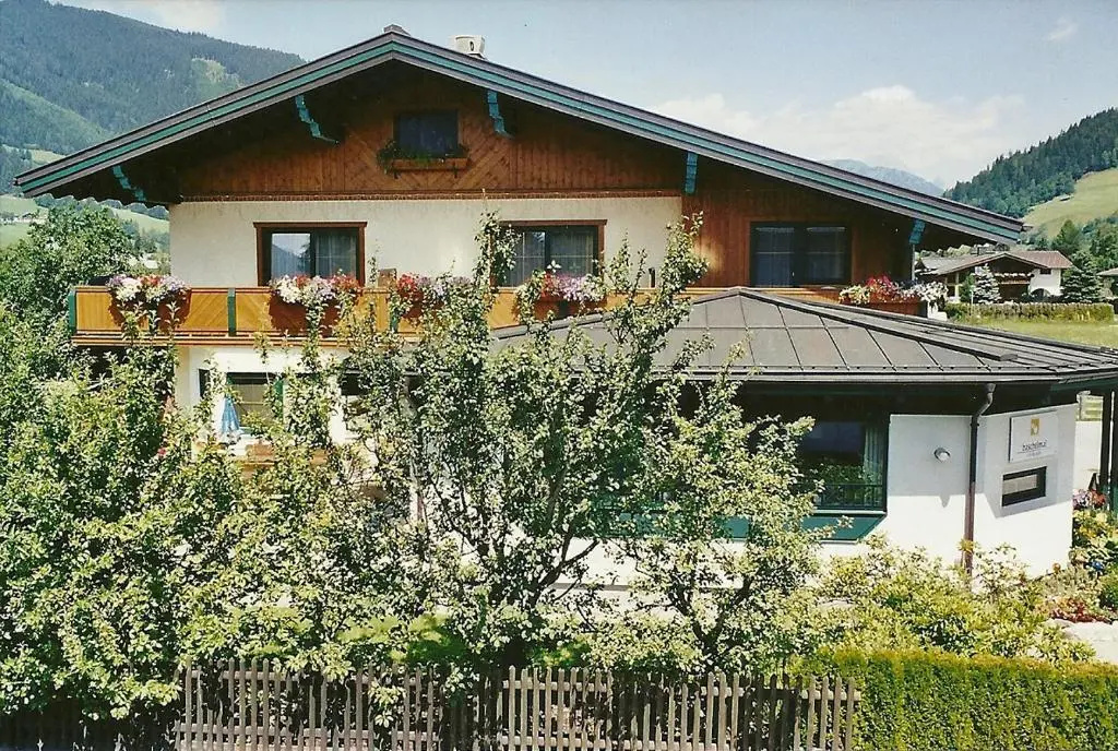 Pension Wieser "Baschtlmai" - Chambres