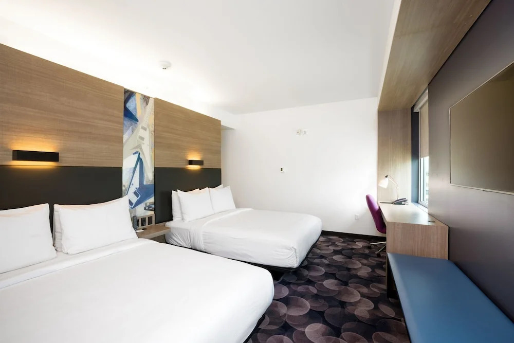 Четырёхместный номер Standard в Aloft Austin Airport