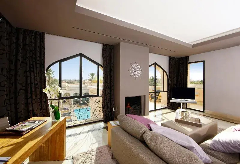 Deluxe Suite with balcony
