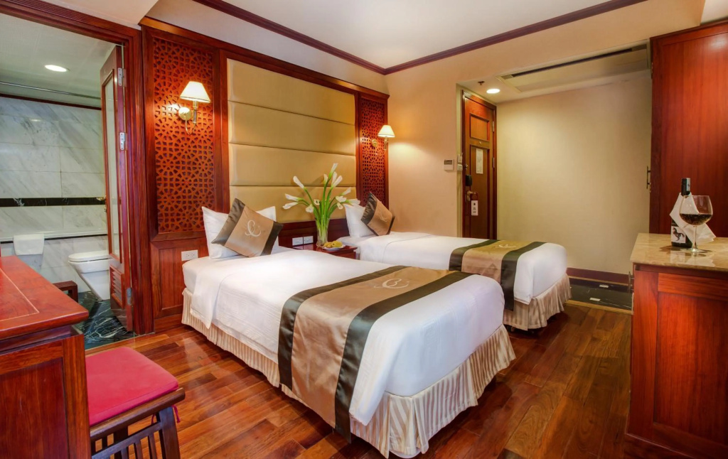 Отель Conifer Boutique Hotel в Ханое