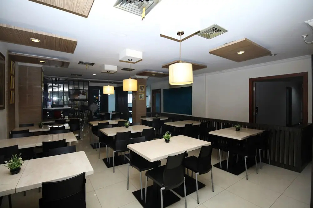 Food & Beverage