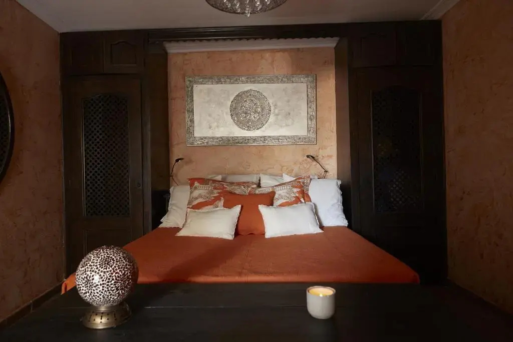 Double Suite full double bed