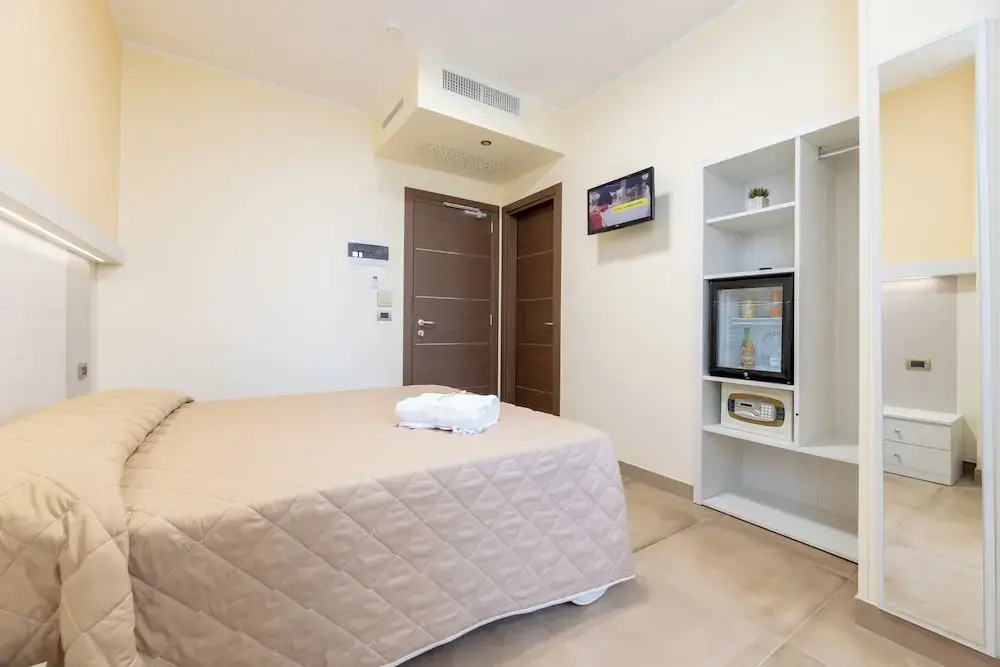 Economy room
