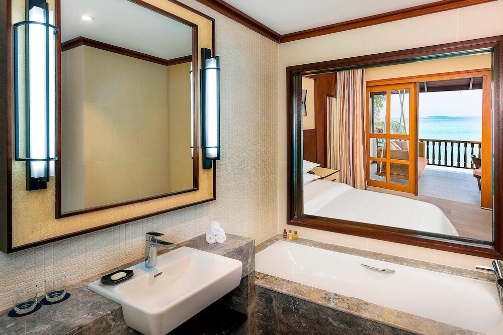 Sheraton Maldives Full Moon Resort & Spa