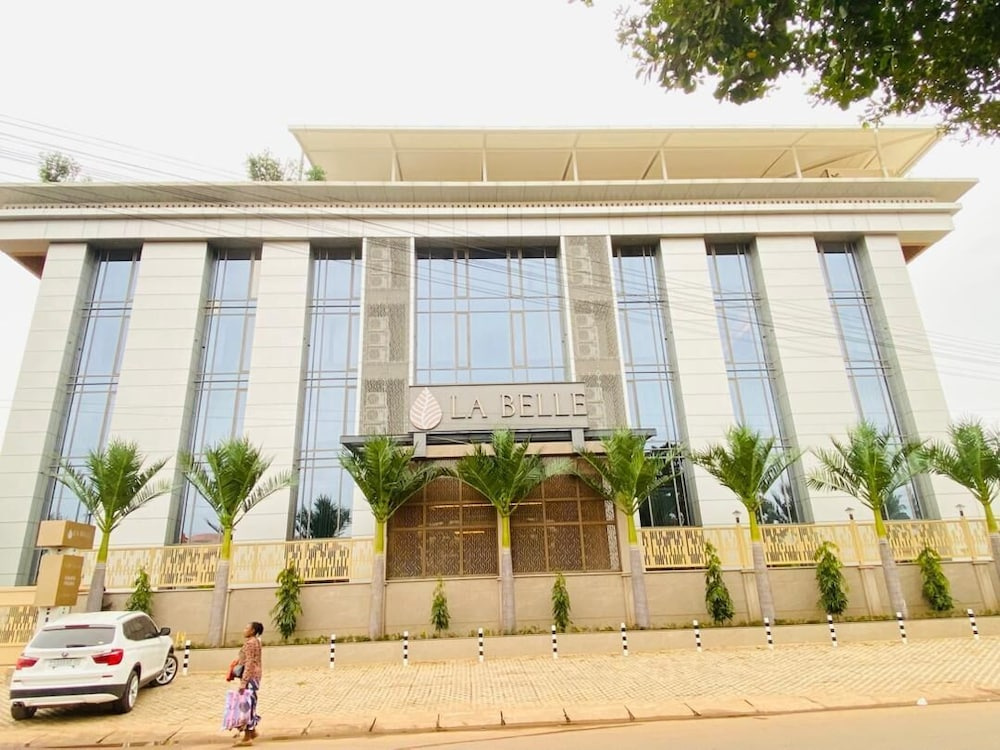La Belle- The Business Hotel