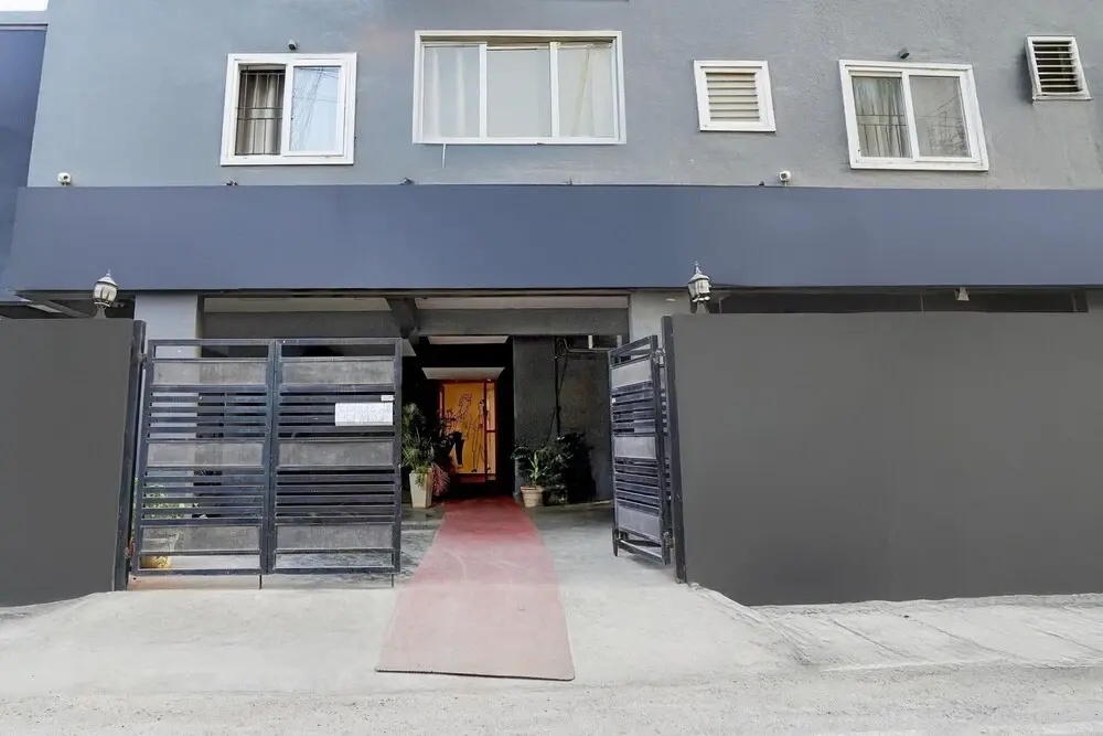 Spacious Comfort Stays Near Aerospace Museum