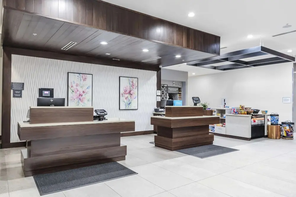 Lobby & Reception