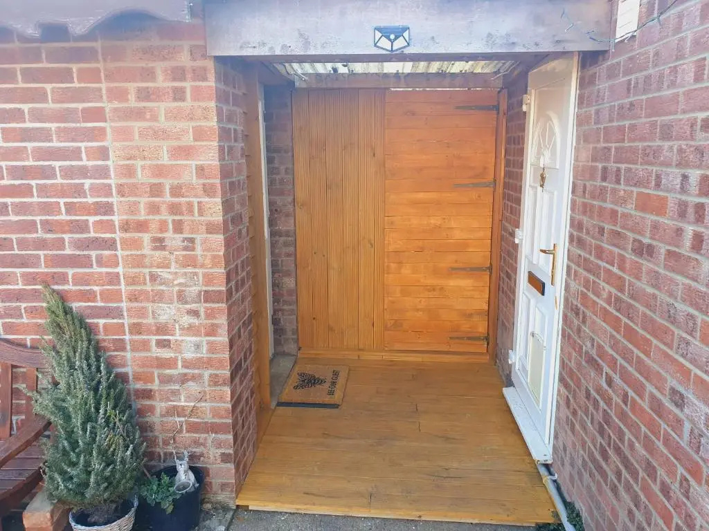 Sherwood Studio Annexe 1 Bedroom Entire Property