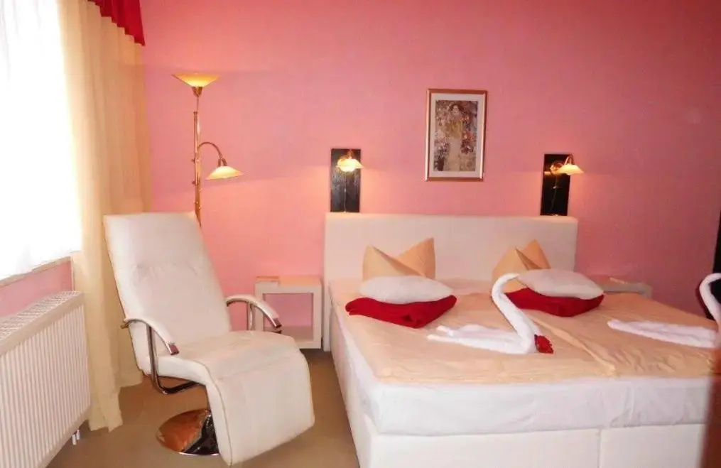Comfort Double room (full double bed)