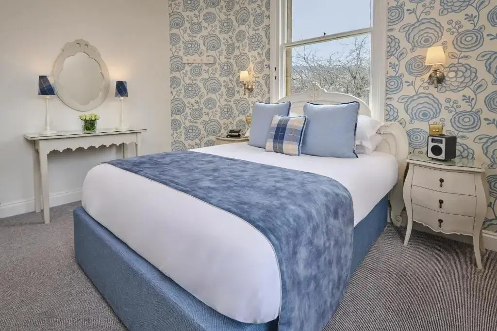 Classic Double room with garden view (full double bed)
