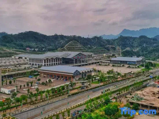 Yunbian Youjia Inn (Zhangjiajie West Station)