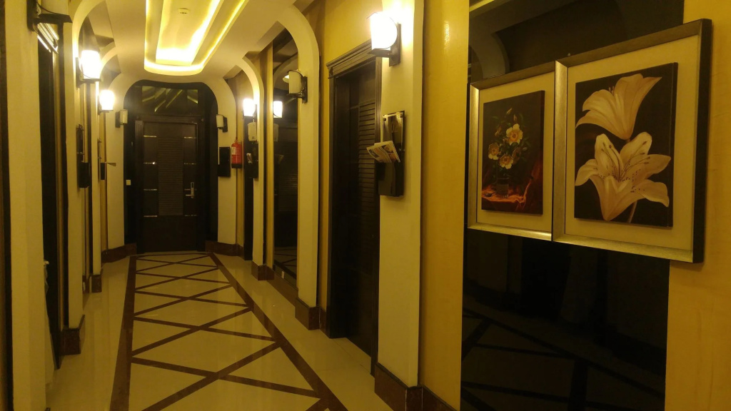 Lobby & Reception