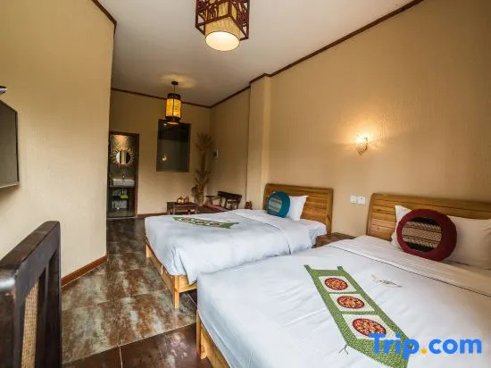 Standard room with courtyard view