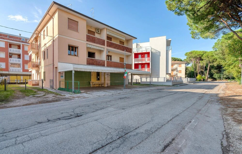 Nice Apartment in Rosolina Mare With 2 Bedrooms and Wifi