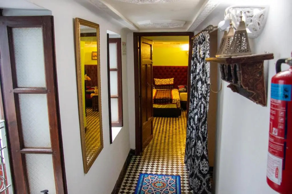 Standard Triple room with city view