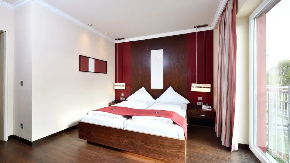 1 Bedroom Suite with balcony