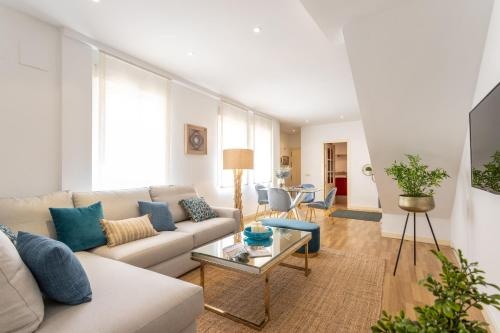 Genteel Home Francos Pajaritos