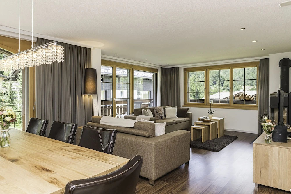 Deluxe Apartment