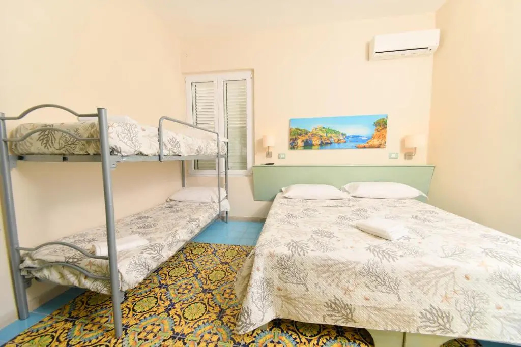 Standard Quadruple room